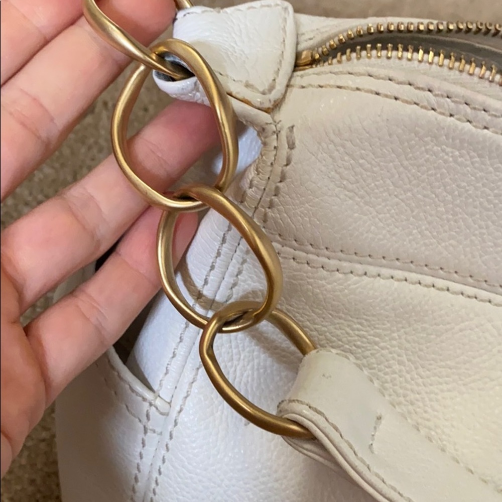 Chanel - Picture 3 of 10